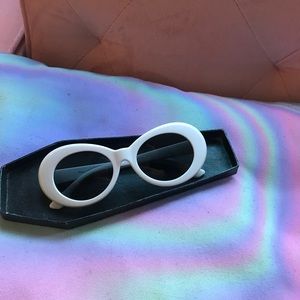 White round grunge Kurt Cobain sunglasses